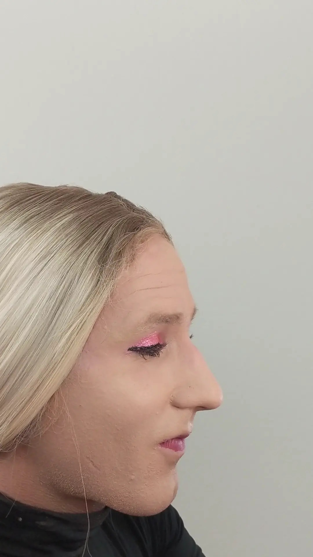 Exclusive Leak: BaileyWilde - Crossdresser Doing Fake Eyelashes - Stream in FullHD | Hotleakxxx.com