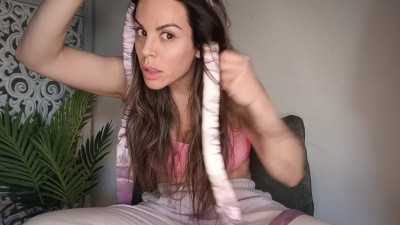 Annika Rain - Heatless Curler Set Unboxing - FREE SFW VID