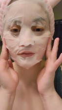 PeachyBunz00 - Silly Bedtime Skincare - SFW