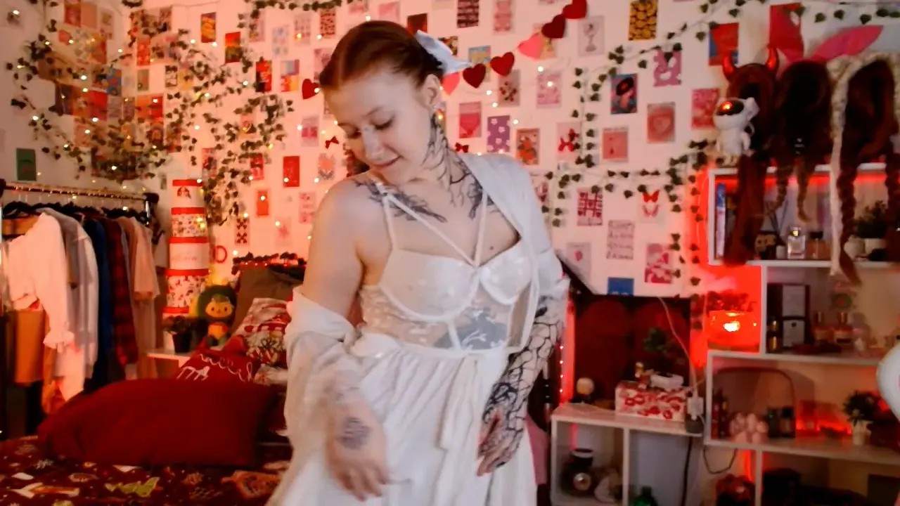 Exclusive Leak: AylaRoy - Dance in white - Stream in FullHD | Hotleakxxx.com