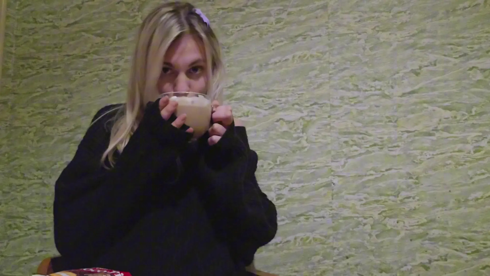 Exclusive Leak: CuteBlondyEmma - I love drinking coffee on cold winter mornings - Stream in FullHD | Hotleakxxx.com