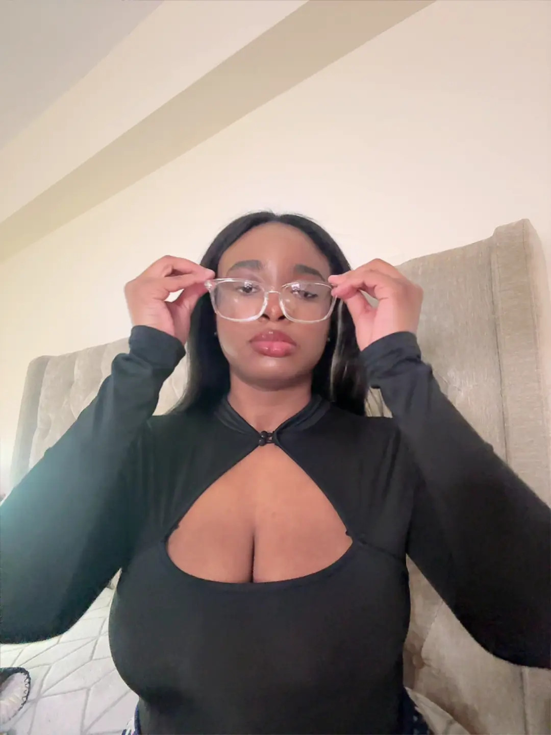 Exclusive Leak: kaiiiyaass - New Glasses - Stream in FullHD | Hotleakxxx.com