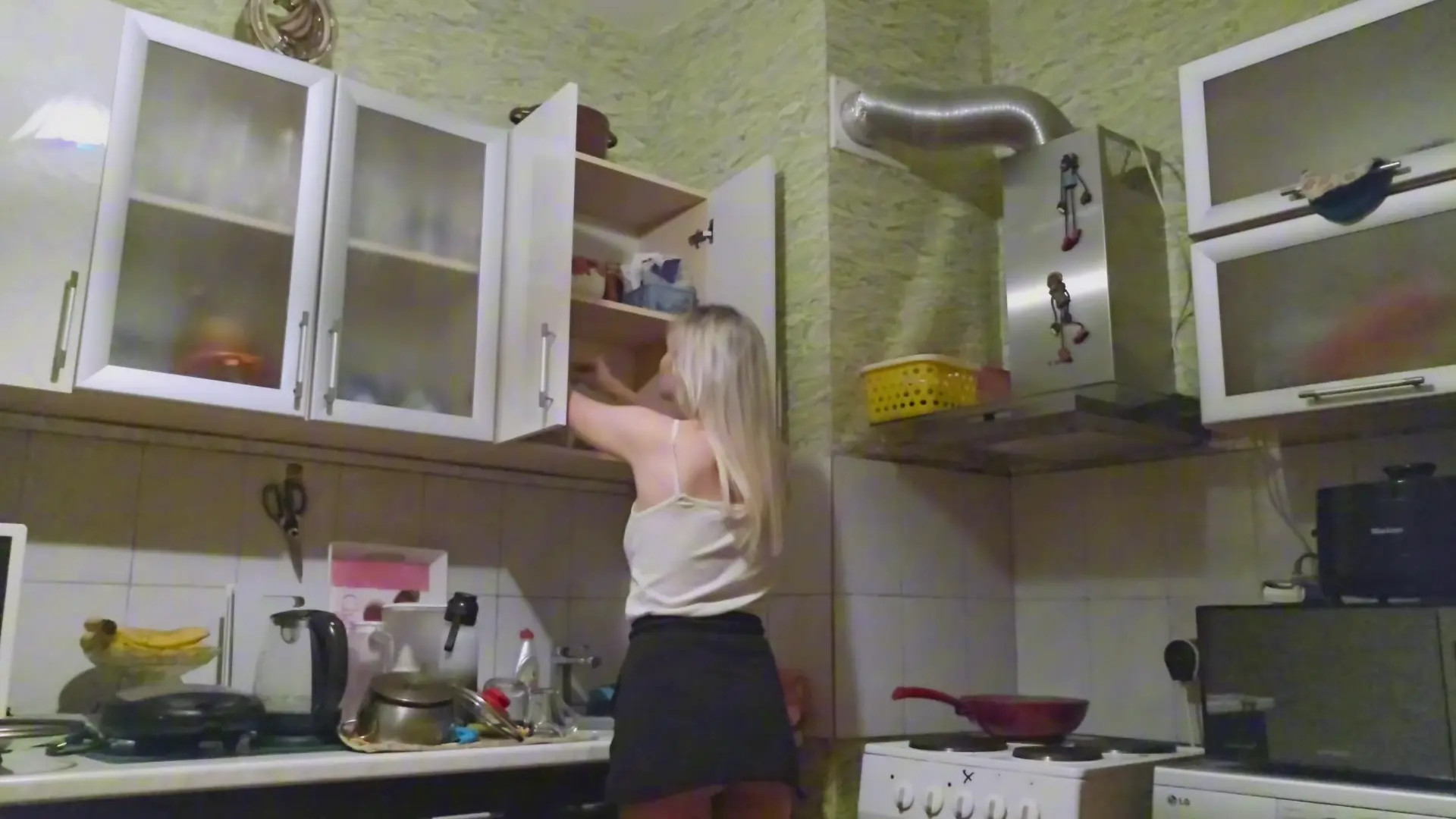 Exclusive Leak: CuteBlondyEmma - I love it when the house is very neat and clean - Stream in FullHD | Hotleakxxx.com