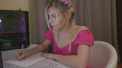 CuteBlondyEmma - Do you like magic