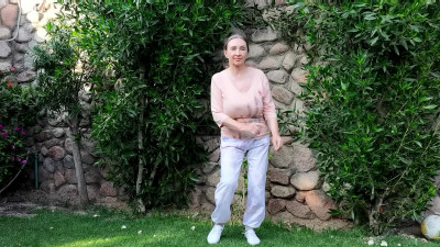 MariaOld - Pretty in Pink, Dancing Free