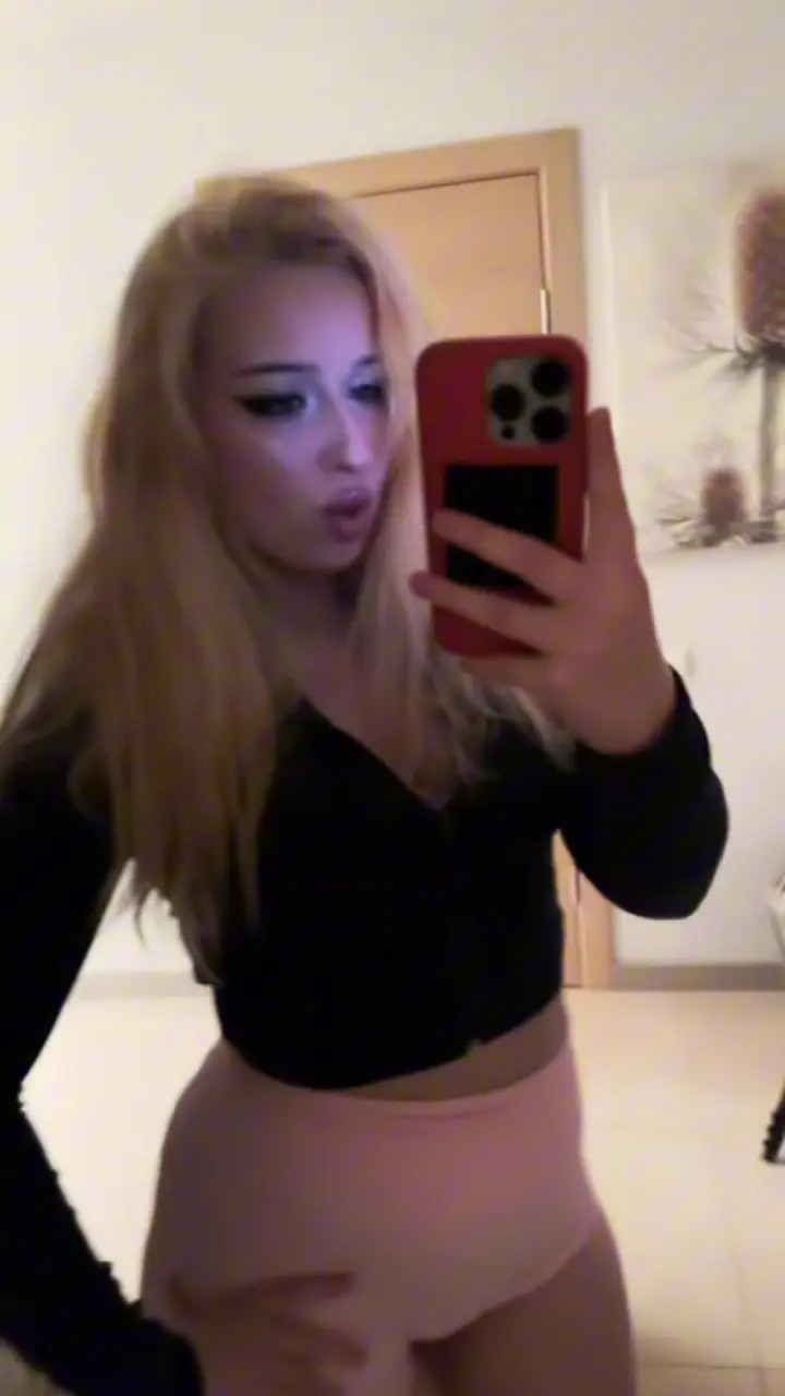 Exclusive Leak: LunaLix - Pretty short dancing - Stream in FullHD | Hotleakxxx.com