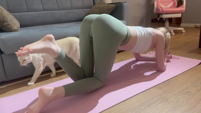 AliceCuteFrost - Cuties with their legs in a kneeling position