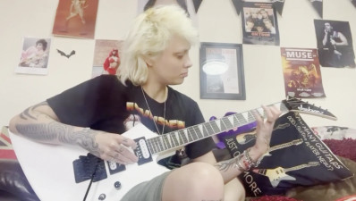 glitterqueen1999 - megadeth and new guitar jammin