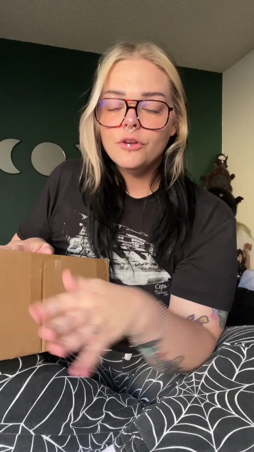 Exclusive Leak: Aria Eisley - New Toys and Lingerie Haul - Stream in FullHD | Hotleakxxx.com