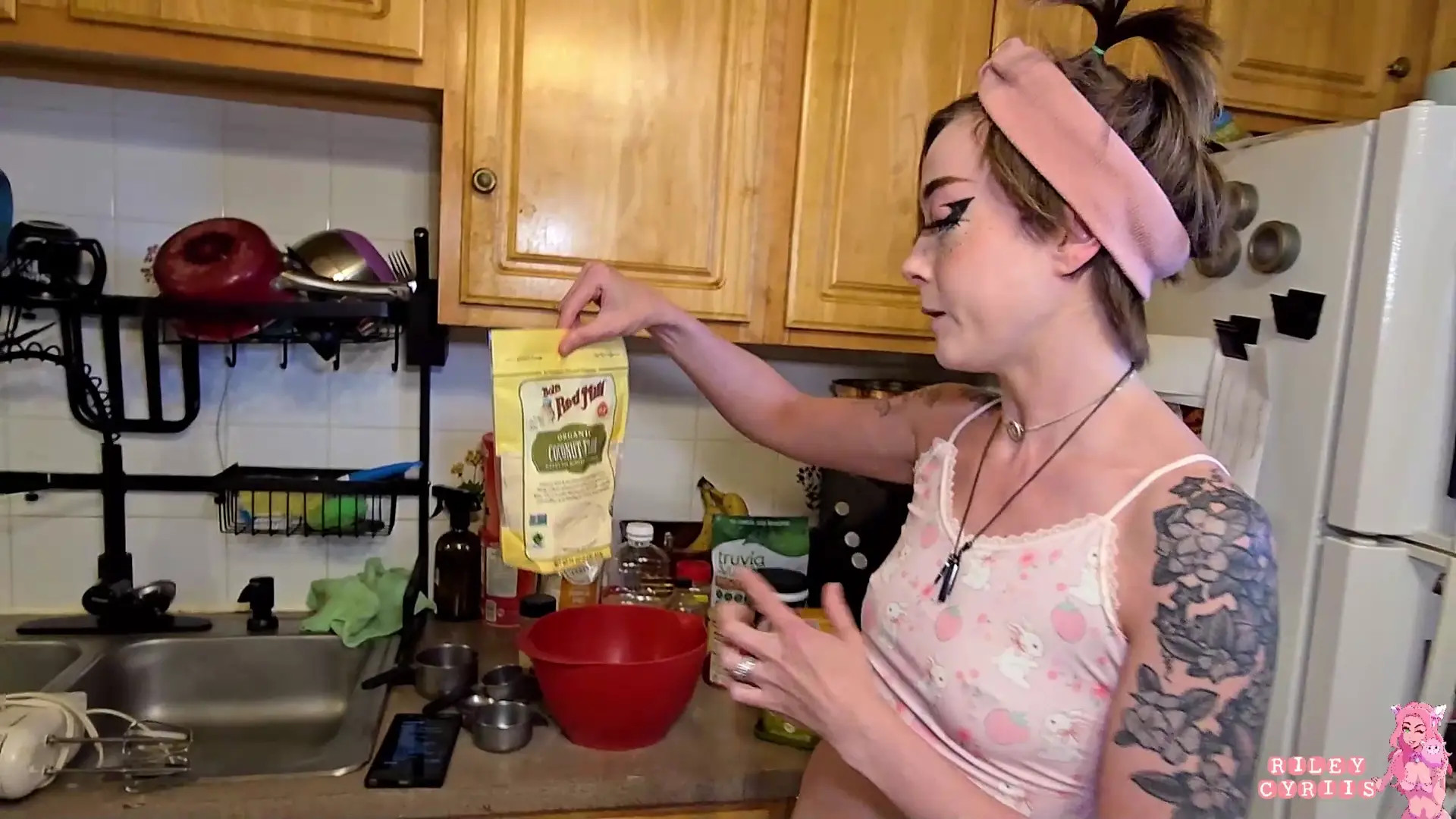 Exclusive Leak: Riley Cyriis - Baking in Memory of Bob's Red Mill - Stream in FullHD | Hotleakxxx.com