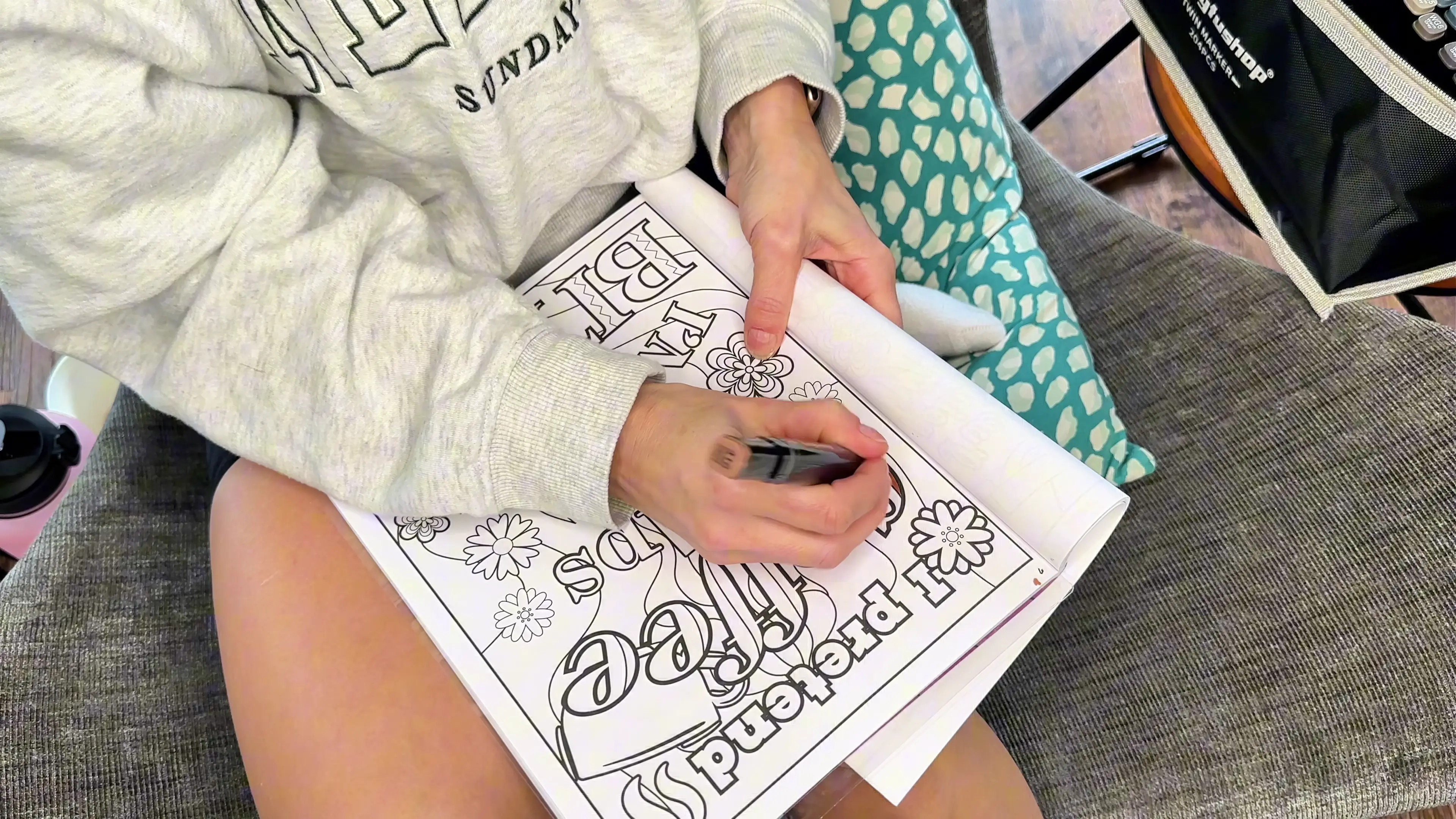 Exclusive Leak: Innocent Wife Lucy - Colouring Therapy With Lucy - Stream in FullHD | Hotleakxxx.com