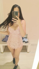 Lily_X - Look how this looks on me! What do you think