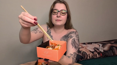 lovelygirlLisa - Mukbang With Lisa / Sushi