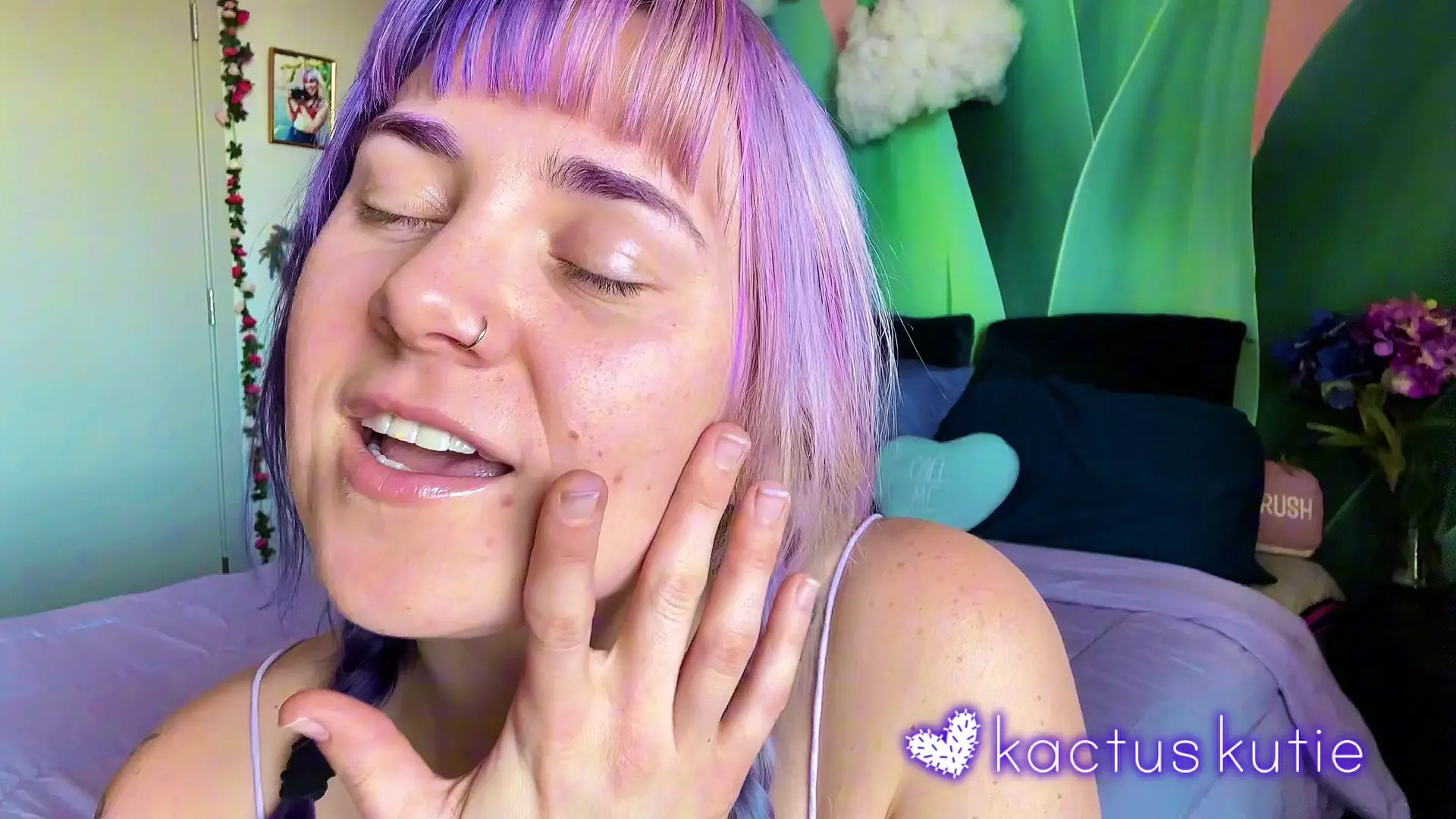 Exclusive Leak: kactuskutie - no makeup face tour - Stream in FullHD | Hotleakxxx.com