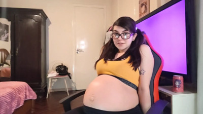 frambuesamiko - Pringles and soda for my huge belly