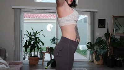 MillieMillz - First Trimester Yoga