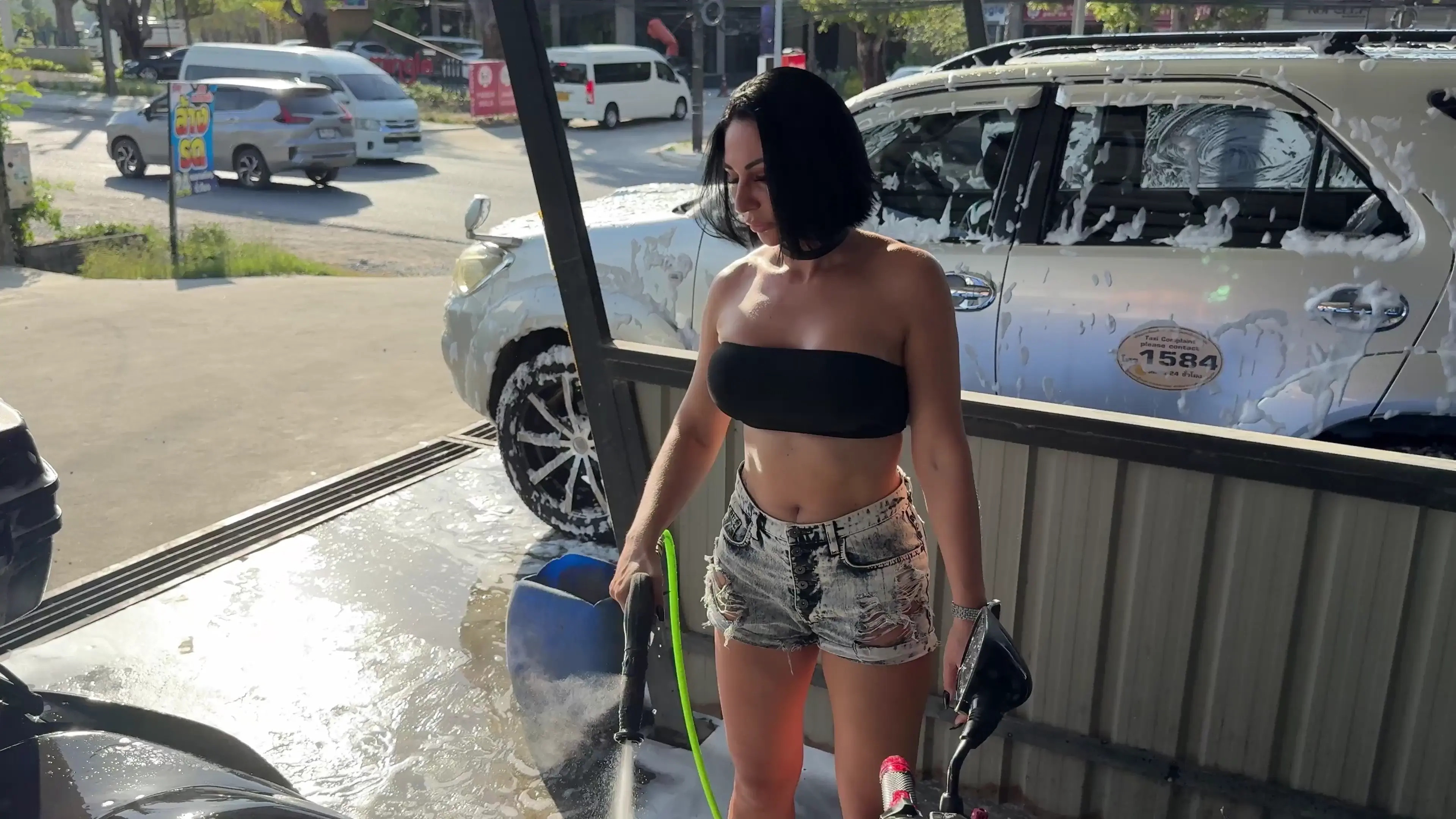 Exclusive Leak: Luna Berg MILF PORN - Bike Wash with Luna Berg Part 2 - Stream in FullHD | Hotleakxxx.com