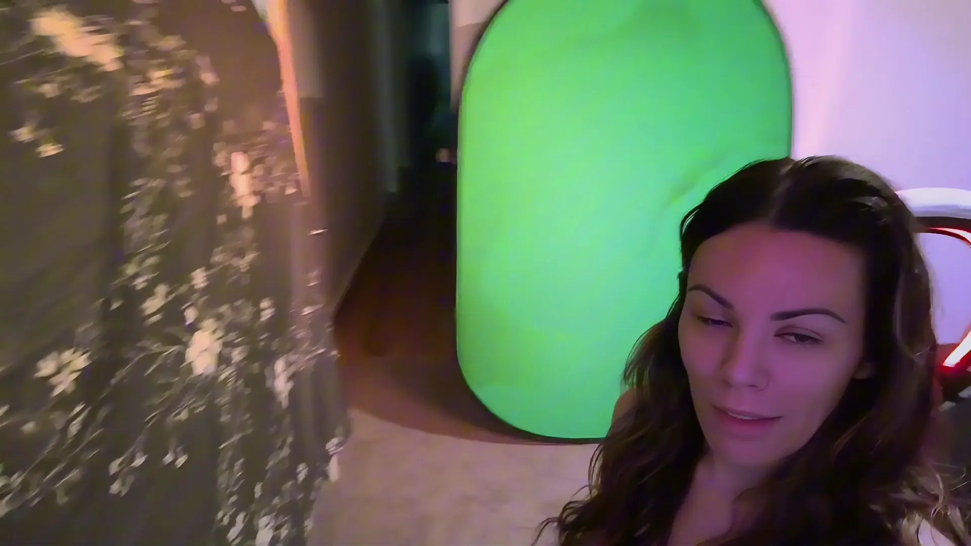 Exclusive Leak: Annika Rain - Green Screen Unboxing - Stream in FullHD | Hotleakxxx.com