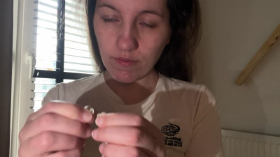 Nicole_Ray - Putting rubber bands on your braces