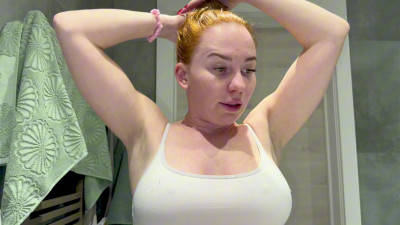 Lailajonesxx - POV: You're a farting Queen Doing A Gentle Skincare Routine