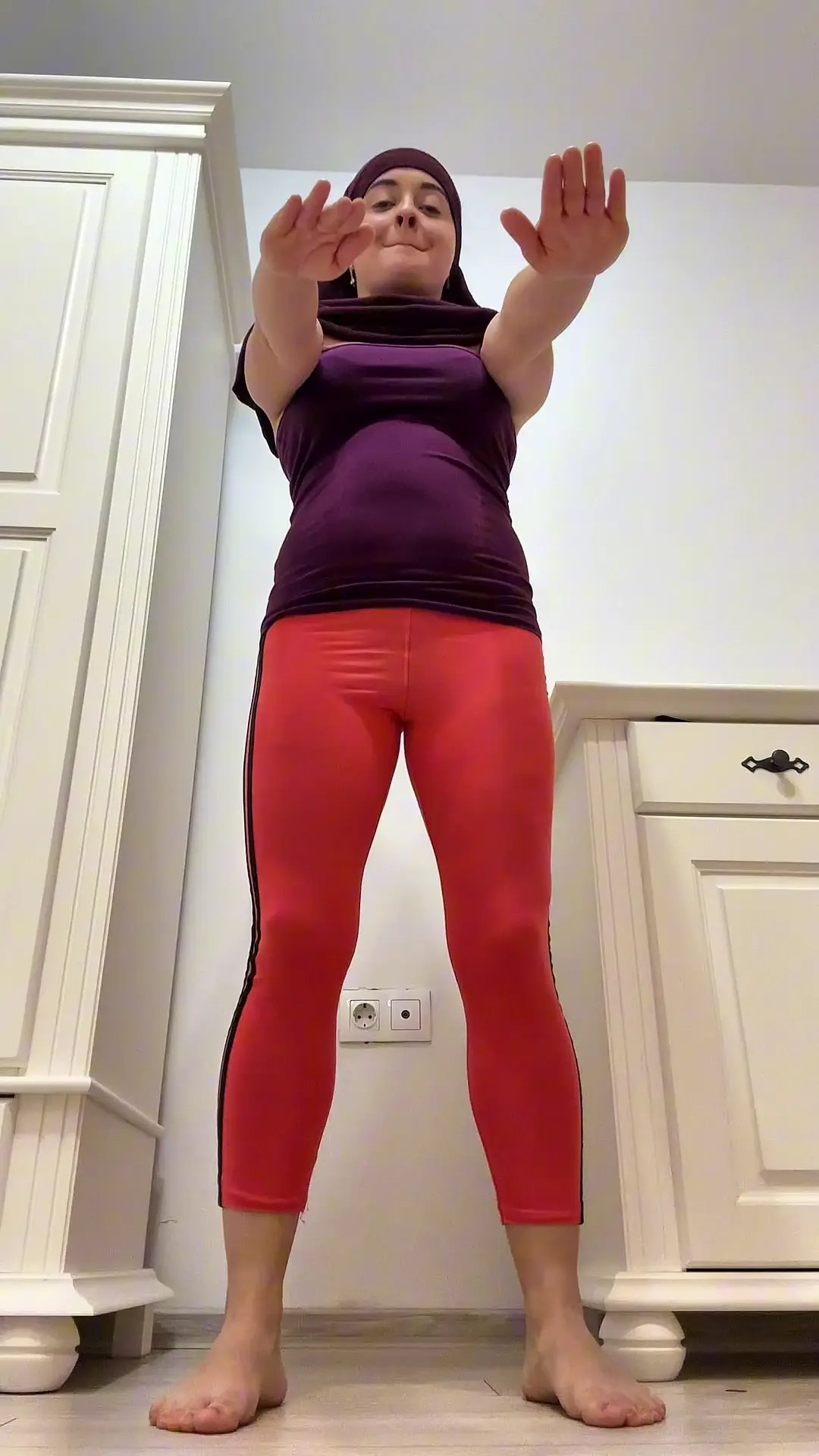 Exclusive Leak: Naseeraa - Slow & Controlled Squats Workout - Stream in FullHD | Hotleakxxx.com