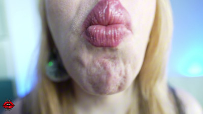 evelynrougeXXX - Not too Salty! ASMR Cracker Crackle Lip Lipstick POV 4K