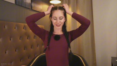 Nikki Gia - I'll show you how I make two ponytails