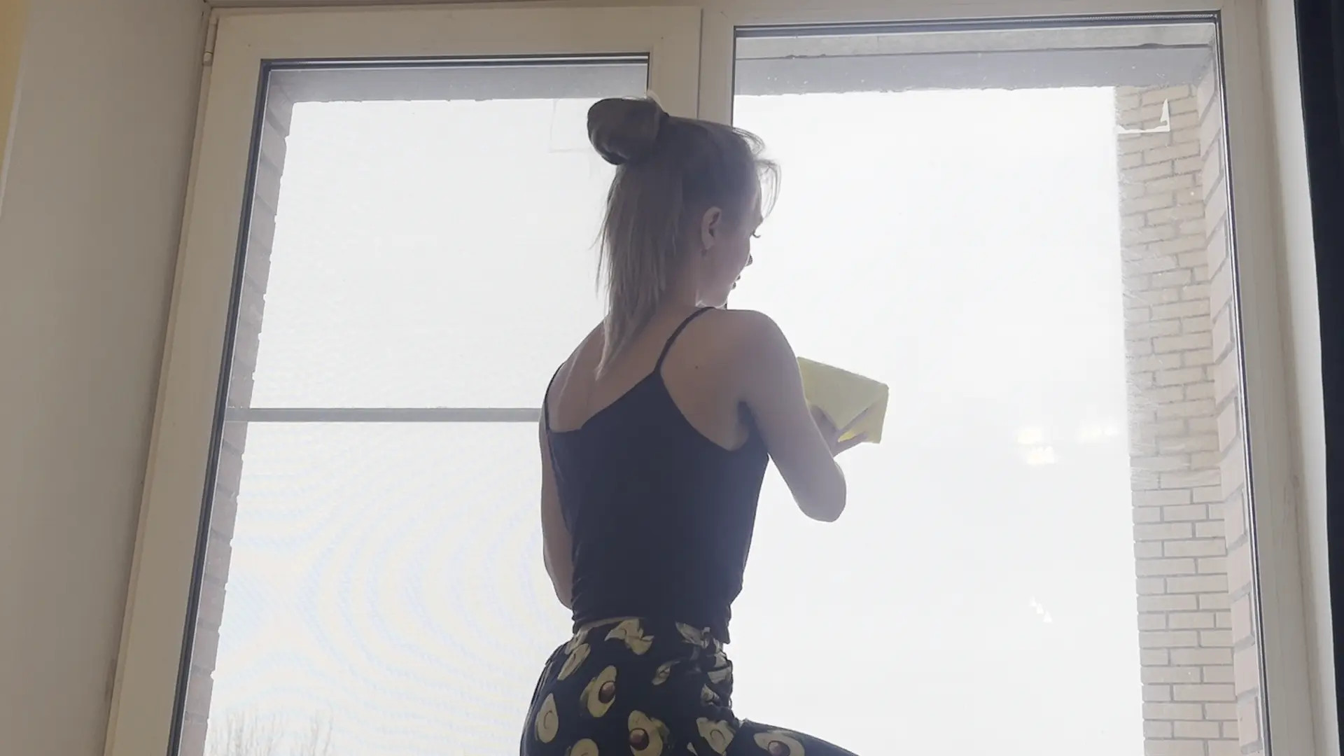 Exclusive Leak: LolaLuxe69 - Window cleaning - Stream in FullHD | Hotleakxxx.com