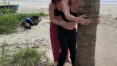 FenekManul - Tummy Teamwork: Pulling the Earth Together