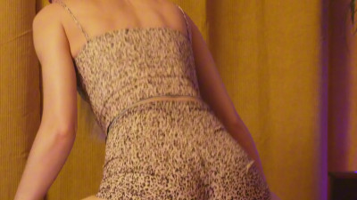 Nikki Gia - Shake butt & twerk in leopard outfit