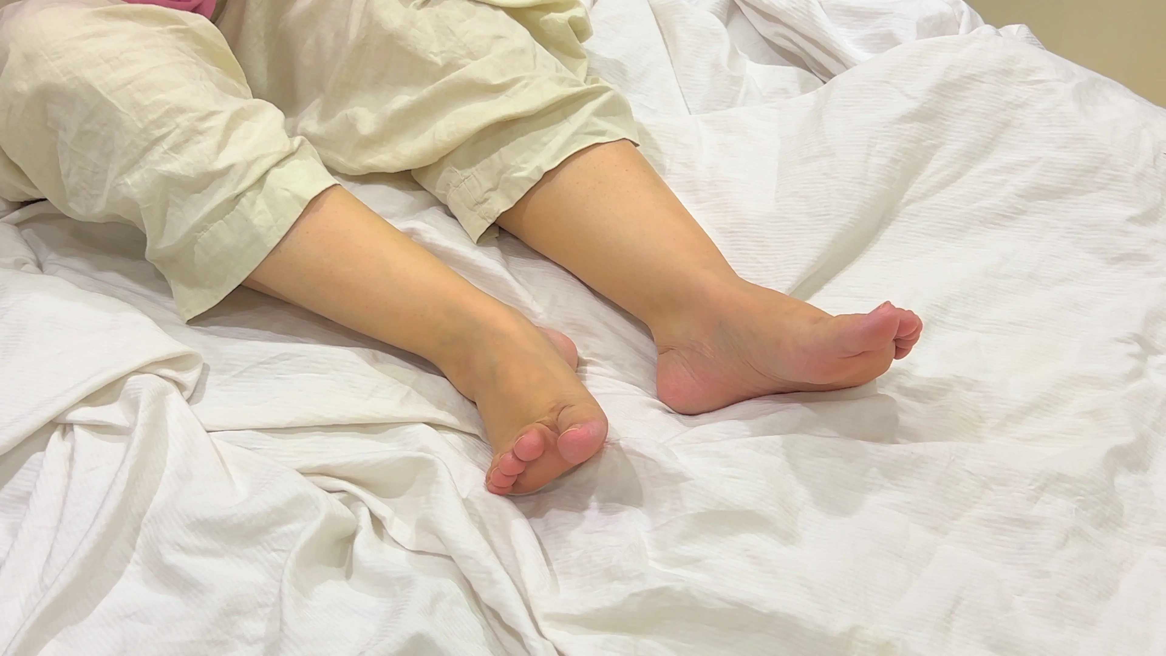 Exclusive Leak: Faustina Pierre - Look At My Soft Legs And Cute Feet - Stream in FullHD | Hotleakxxx.com