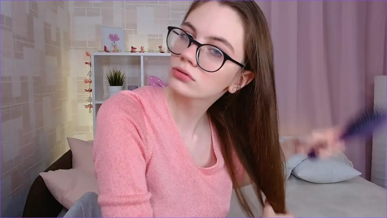 Exclusive Leak: Alyssa_Smit - Brushing my long long hair - Stream in FullHD | Hotleakxxx.com