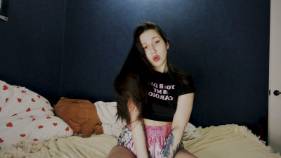 JessicaBush - A lovely girl is fooling around to cheerful music and singin