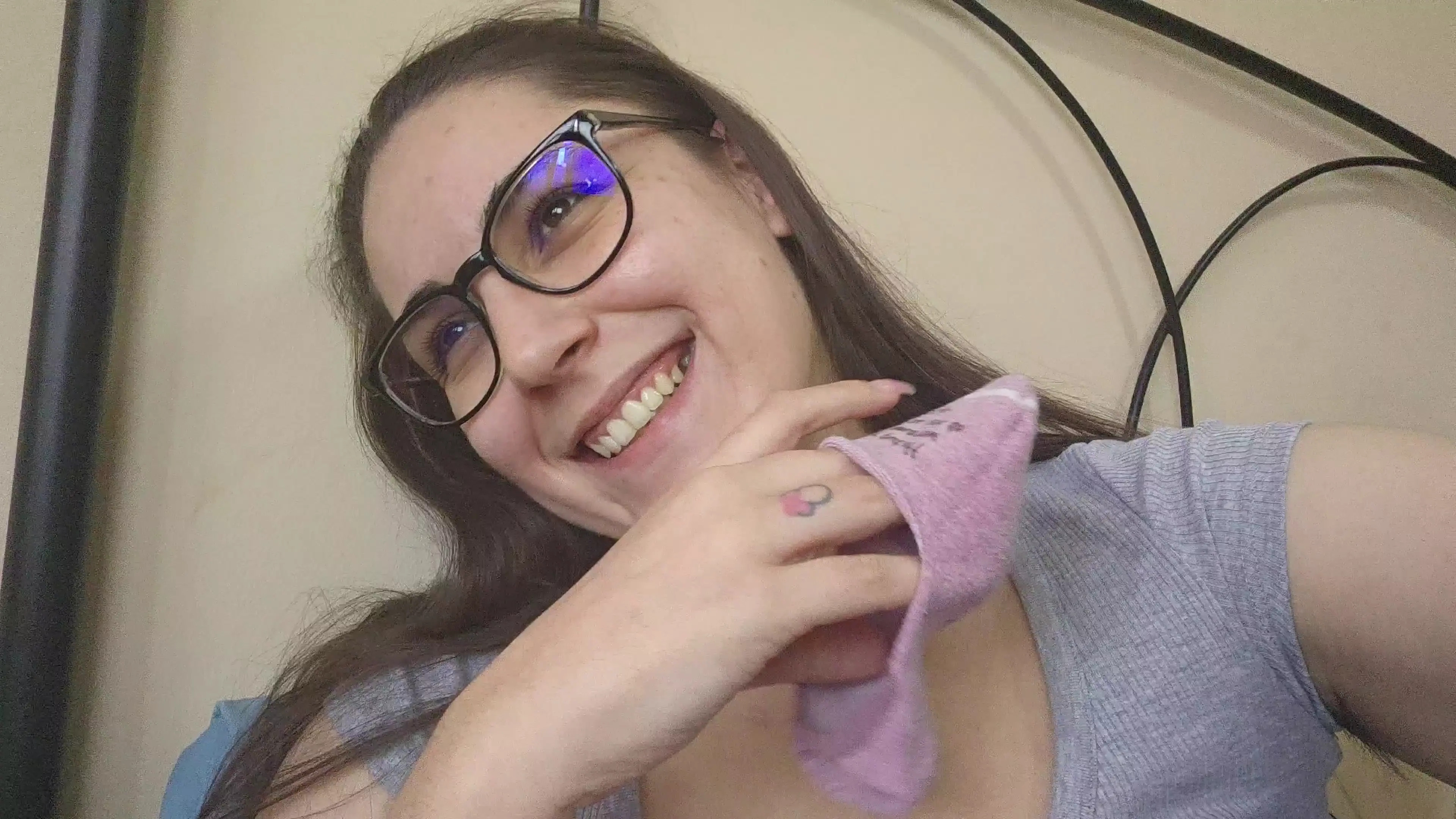 Exclusive Leak: Hairy Chelsea - Today's morivational quote from a socks + socks closeup - Stream in FullHD | Hotleakxxx.com