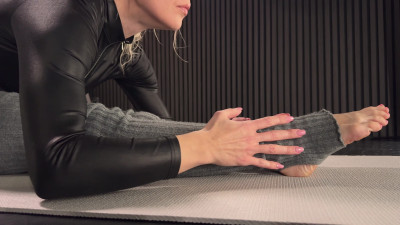 EvaRymmar - Evening Stretching Routine Slow Relaxing Flexibility ASMR
