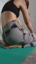 AkameQueen - Yoga stretches
