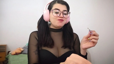 frambuesamiko - Goth girl loves eating cherries