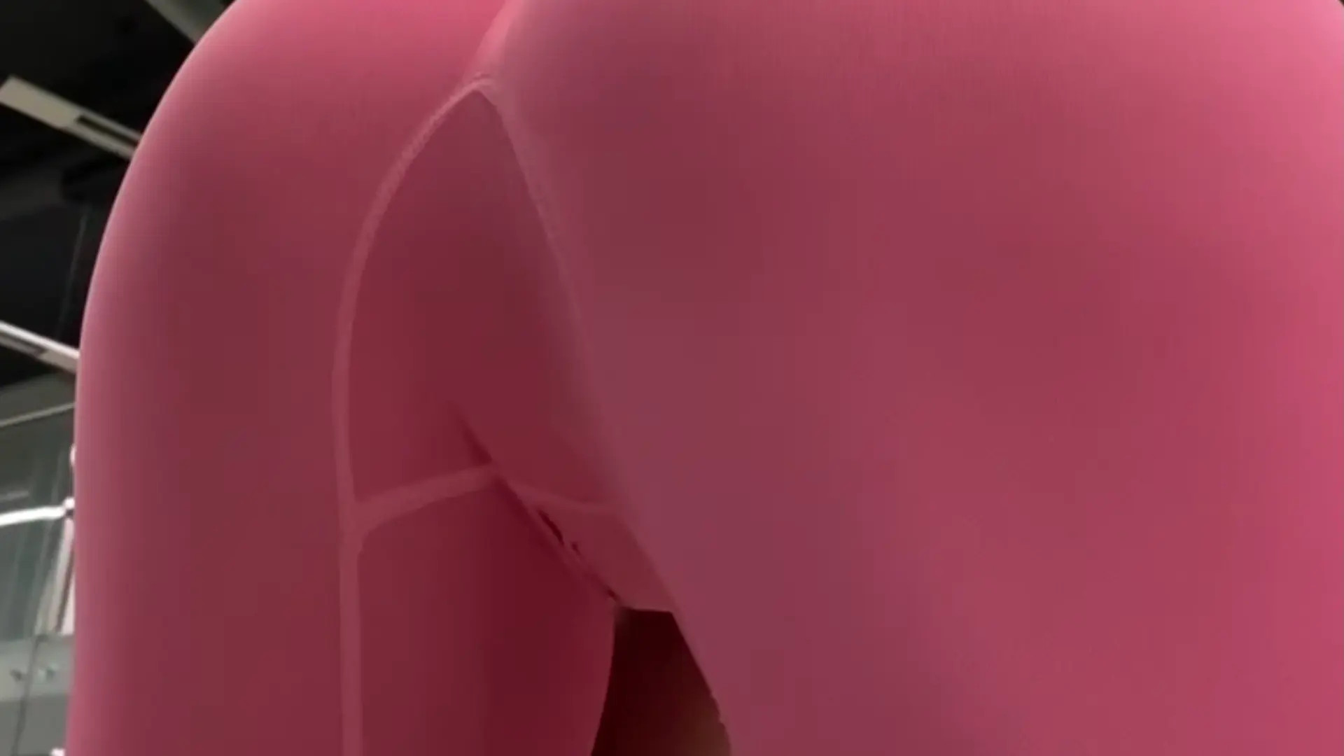 Exclusive Leak: QueenJulie - Cable block workout - Stream in FullHD | Hotleakxxx.com
