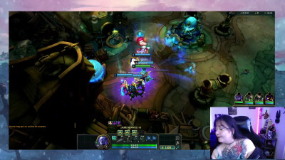 Mooncake333 - Playing a little league of legends