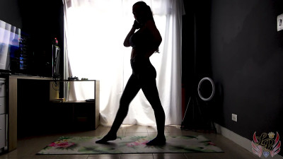 Lissie Belle - Yoga Split Dance