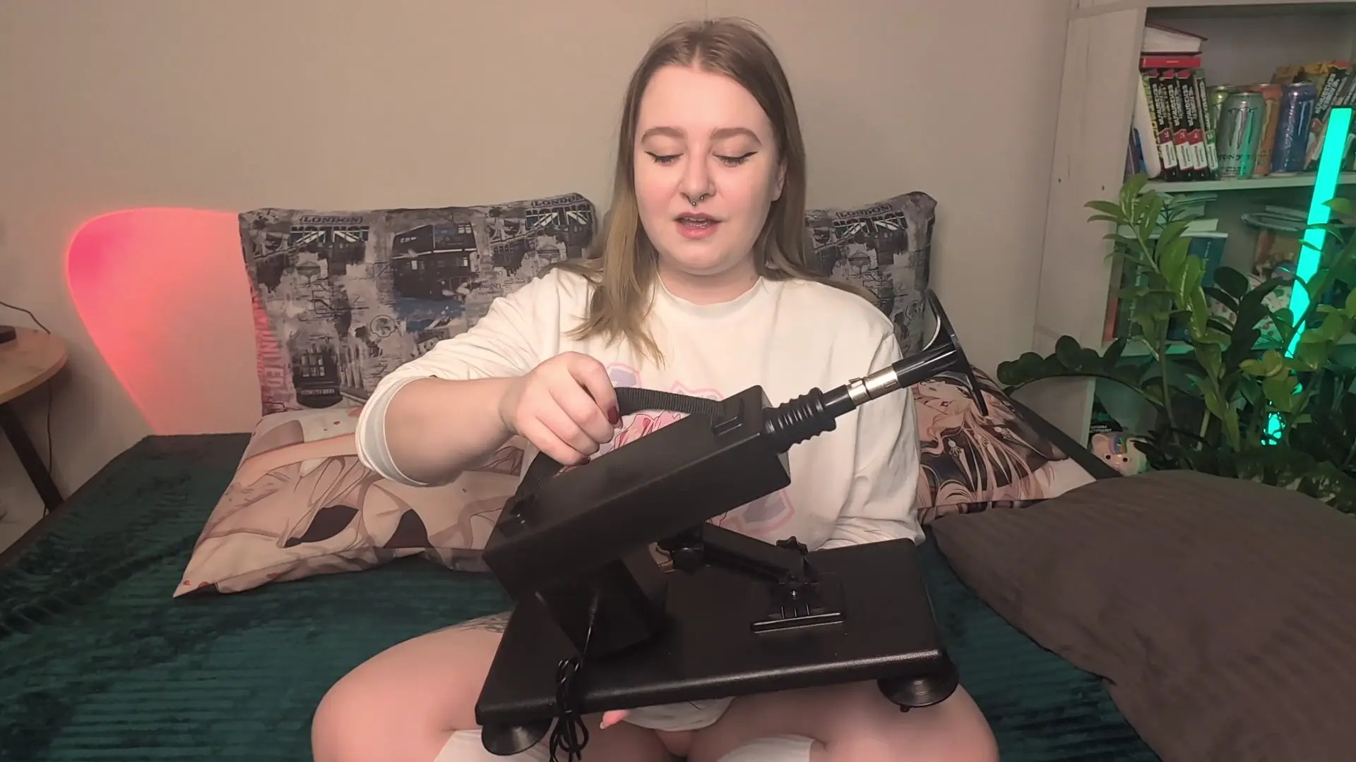 Exclusive Leak: lovelygirlLisa - I Finally Got a Fuck Machine! Custom Requests Open - Stream in FullHD | Hotleakxxx.com