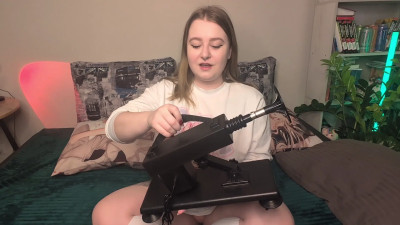 lovelygirlLisa - I Finally Got a Fuck Machine! Custom Requests Open