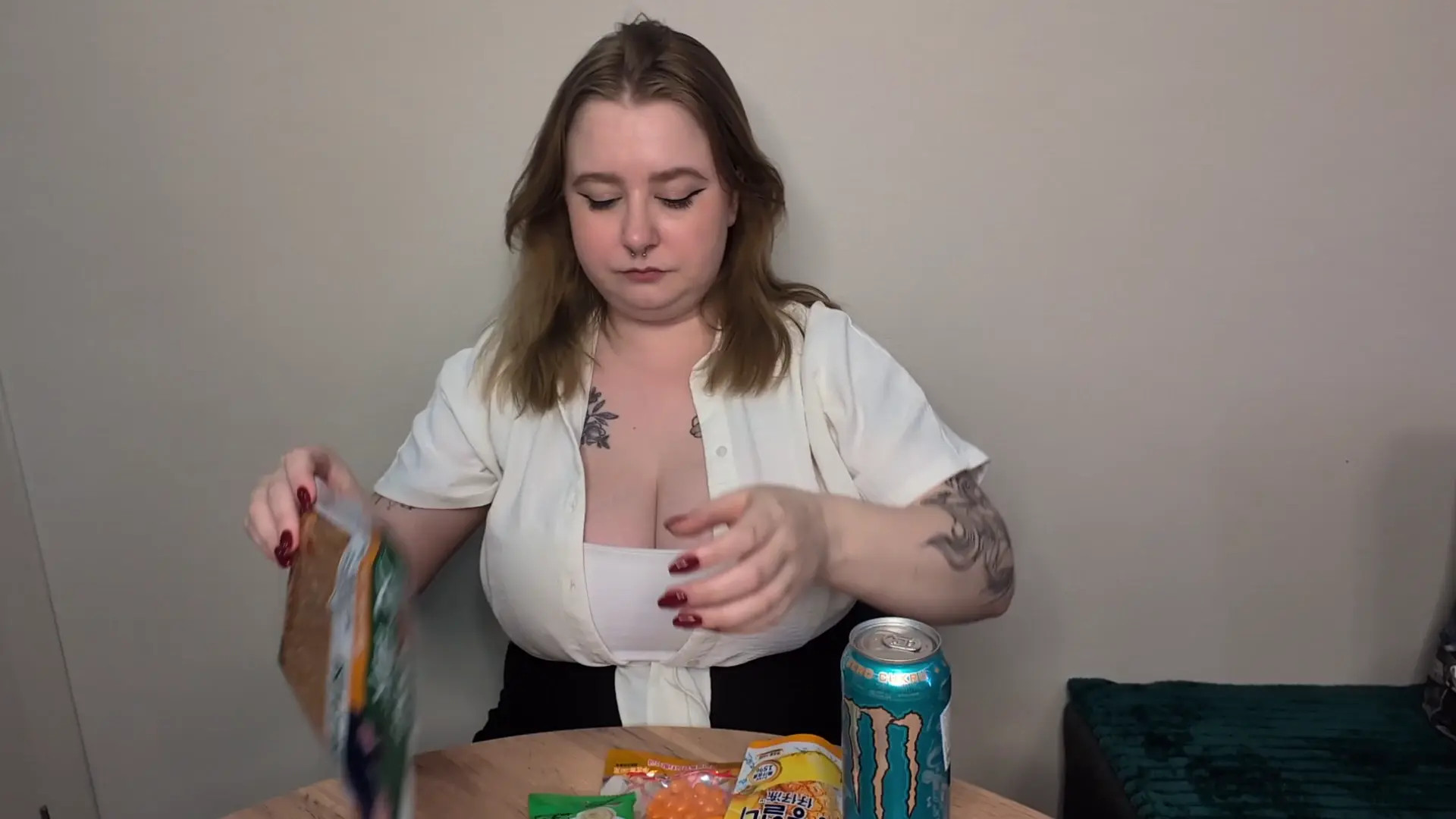 Exclusive Leak: lovelygirlLisa - Mukbang With Lisa / Asian Snacks / Part 1 - Stream in FullHD | Hotleakxxx.com
