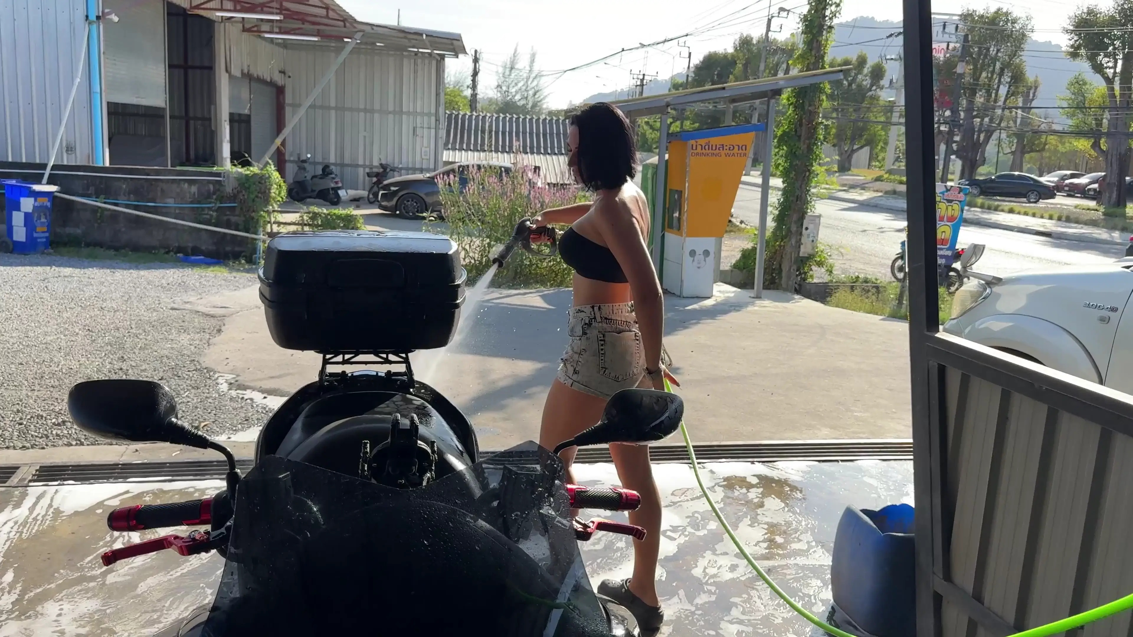 Exclusive Leak: Luna Berg MILF PORN - Bike Wash with Luna Berg Part 1 - Stream in FullHD | Hotleakxxx.com