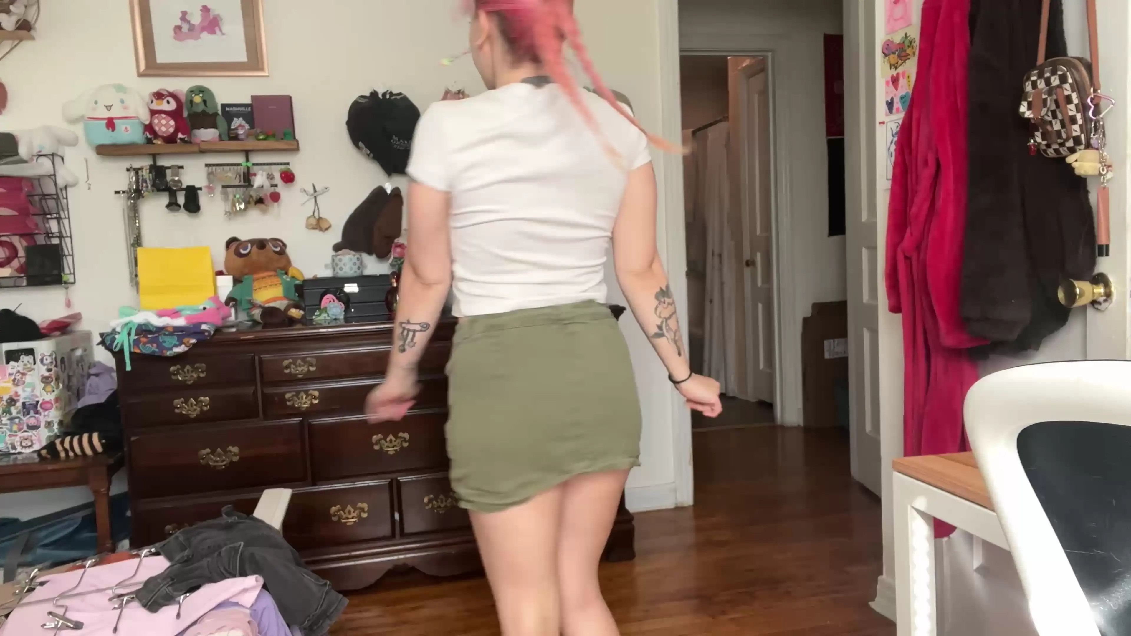 Exclusive Leak: LilRedVelvet - trying on all my skirts - Stream in FullHD | Hotleakxxx.com