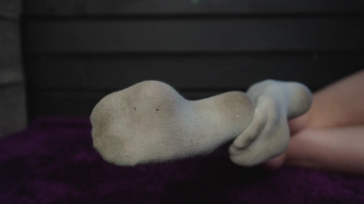 Kira Loster - Sfw dirty socks after 2 weeks and foot No sound