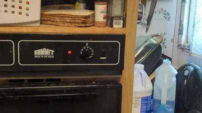 MalkaVixel - SFW Baking Banana Bread