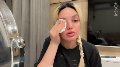BadBlonde - FREE! Putting on my makeup for content