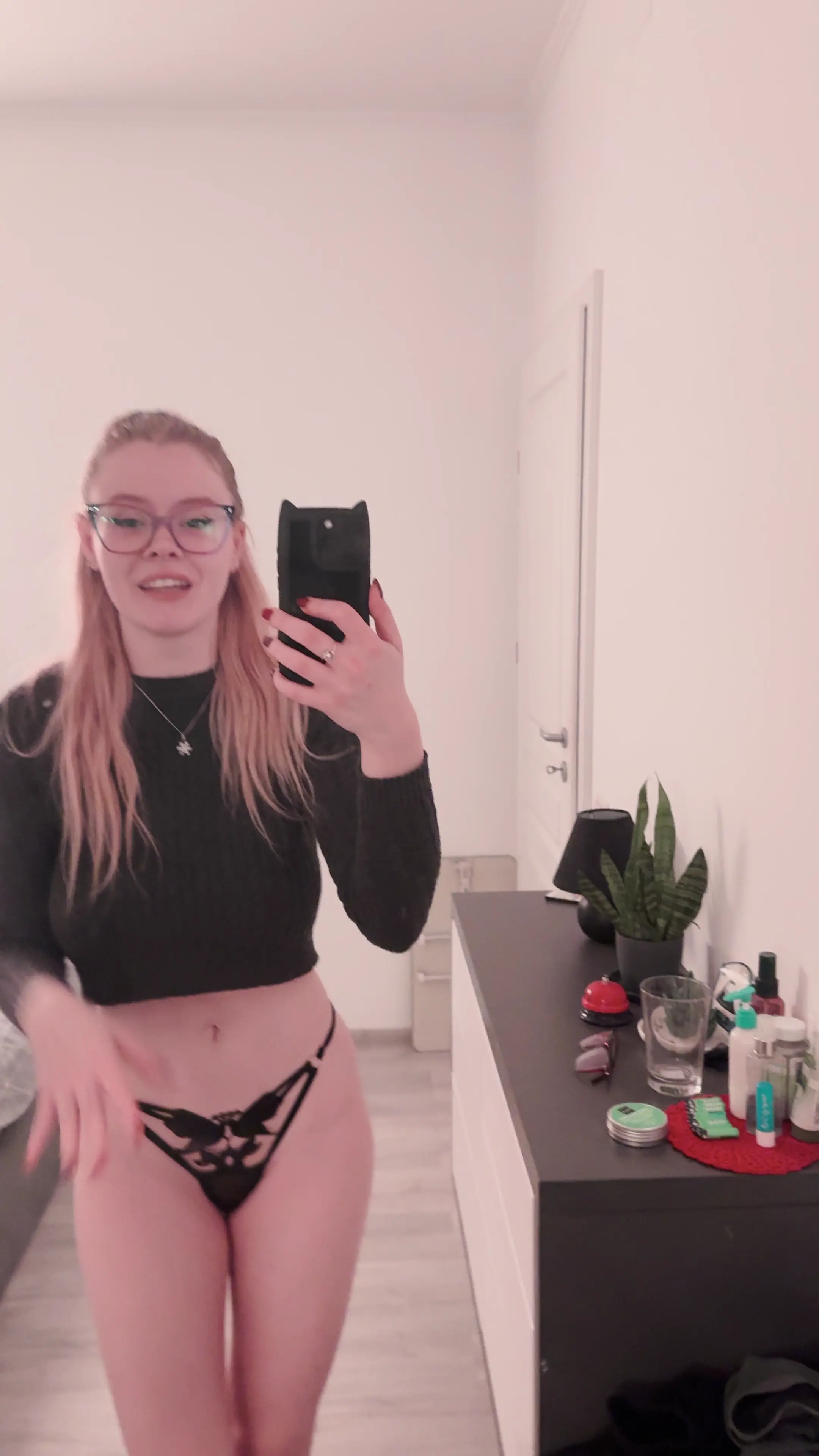 Exclusive Leak: Luna and Sage - Can I convince him to put his book down - Stream in FullHD | Hotleakxxx.com