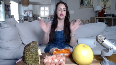 dietmarshmallow - Trying New Fruits